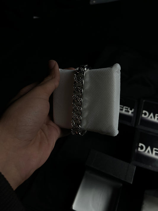 DAFFY PREMIUM QUALITY ICED OUT BRACELET